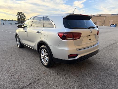 Silver 2019 Kia Sorento LX