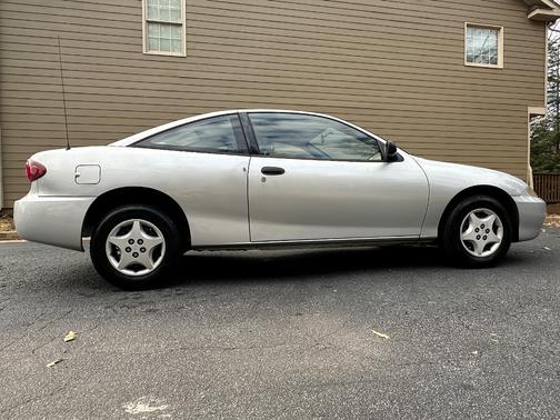 2005 Chevrolet Cavalier Base
