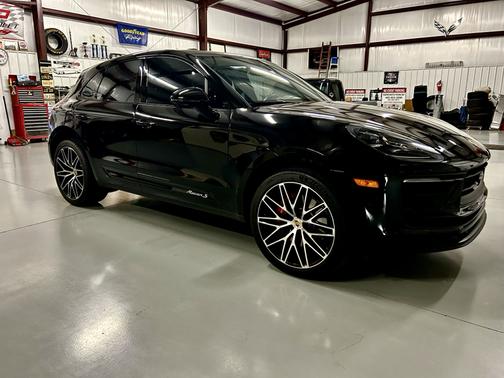 Black 2024 Porsche Macan Macan S