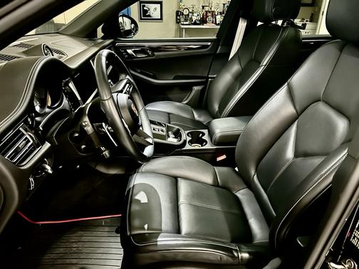 Black 2024 Porsche Macan Macan S