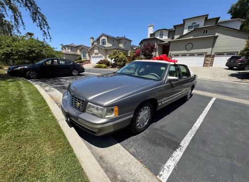 1999 Cadillac DeVille Base