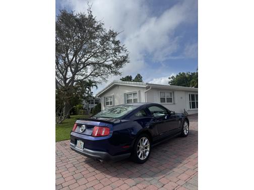 2011 Ford Mustang V6