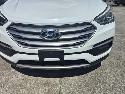 White 2017 Hyundai Santa Fe Sport 2.4L