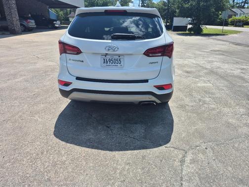 White 2017 Hyundai Santa Fe Sport 2.4L