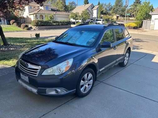 Gray 2012 Subaru Outback 2.5i Limited