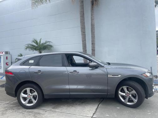 Gray 2017 Jaguar F-PACE 35t Premium