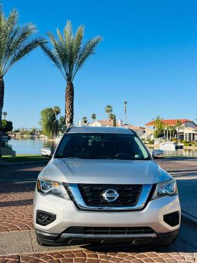 Silver 2017 Nissan Pathfinder S
