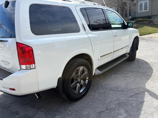 2014 Nissan Armada Platinum