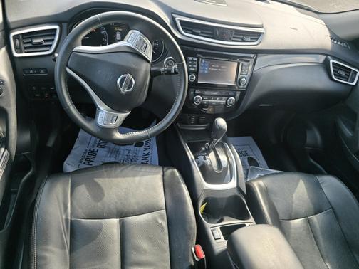 Gray 2016 Nissan Rogue SL