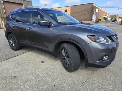 Gray 2016 Nissan Rogue SL