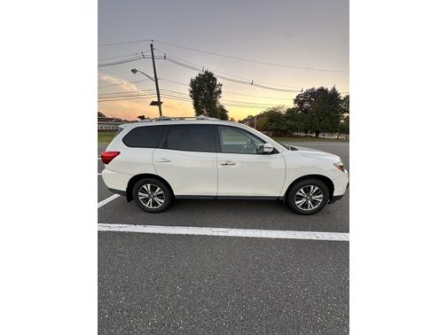 2019 Nissan Pathfinder S