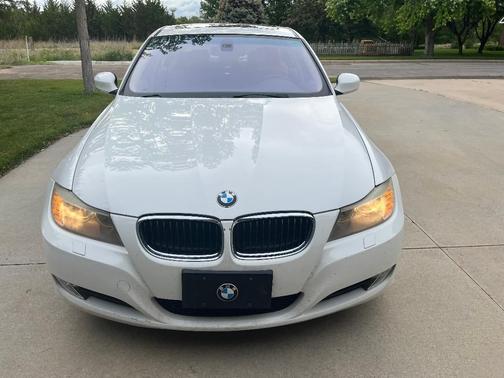 White 2011 BMW 328 i xDrive