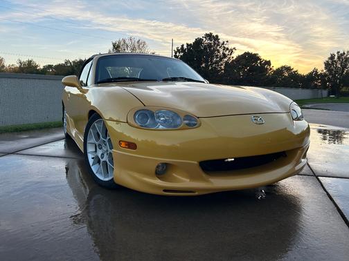 2002 Mazda MX-5 Miata SE