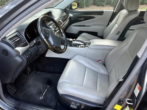 2016 Lexus LS 460 Base