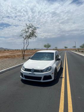 White 2013 Volkswagen Golf R 2-Door