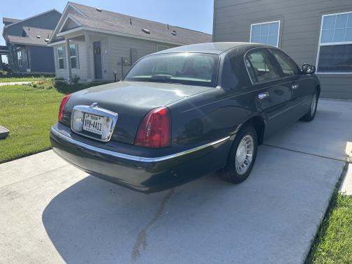 2002 Lincoln Town Car Executive