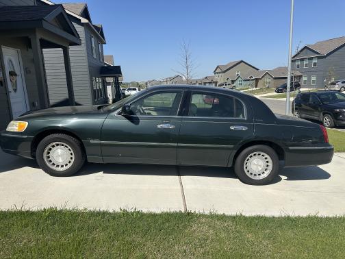 2002 Lincoln Town Car Executive