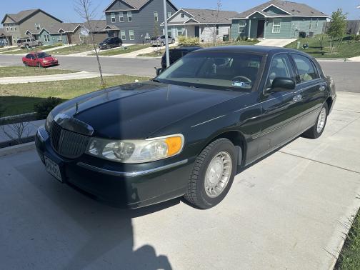 2002 Lincoln Town Car Executive
