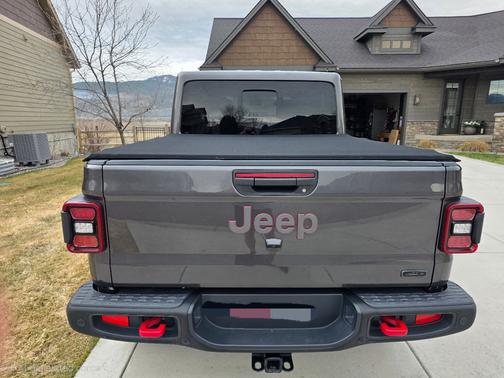 Gray 2020 Jeep Gladiator Rubicon