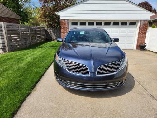 Gray 2013 Lincoln MKS Base