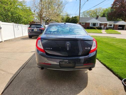 Gray 2013 Lincoln MKS Base