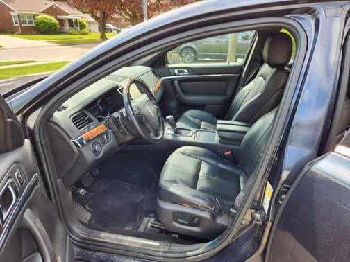 Gray 2013 Lincoln MKS Base