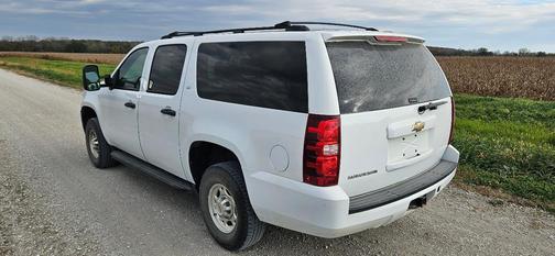White 2007 Chevrolet Suburban 2500 LS