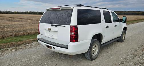 White 2007 Chevrolet Suburban 2500 LS