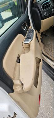 White 2007 Chevrolet Suburban 2500 LS