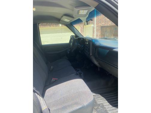 Photo 2 of 3 of 2001 Chevrolet Silverado 2500 Base