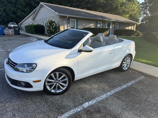 White 2014 Volkswagen Eos Komfort