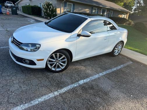 White 2014 Volkswagen Eos Komfort