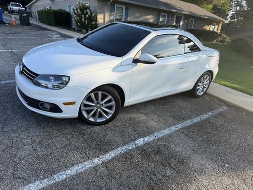 White 2014 Volkswagen Eos Komfort