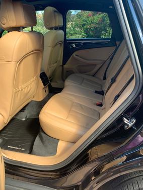 2018 Porsche Macan Macan Sport Edition