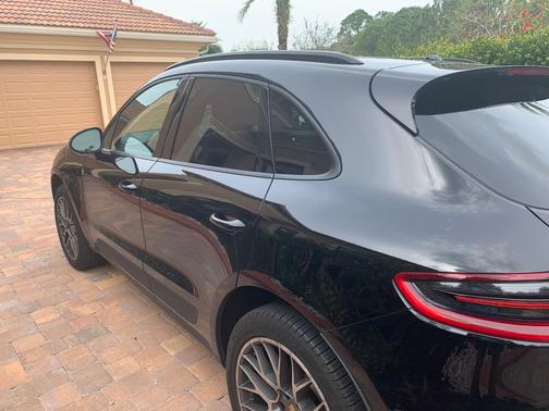 2018 Porsche Macan Macan Sport Edition