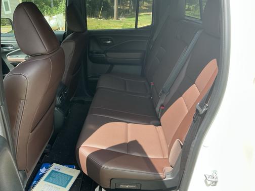 White 2024 Honda Ridgeline RTL