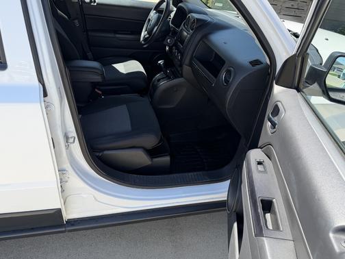 White 2013 Jeep Patriot Latitude