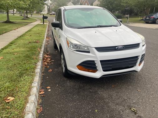 2015 Ford Escape S