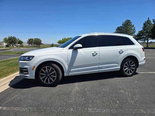 White 2017 Audi Q7 3.0T Premium Plus
