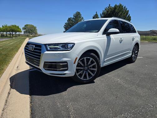 White 2017 Audi Q7 3.0T Premium Plus