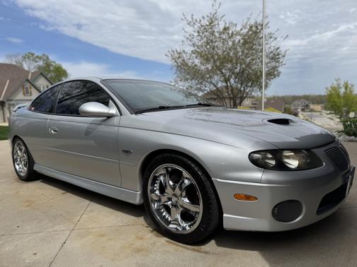 2005 Pontiac GTO Base