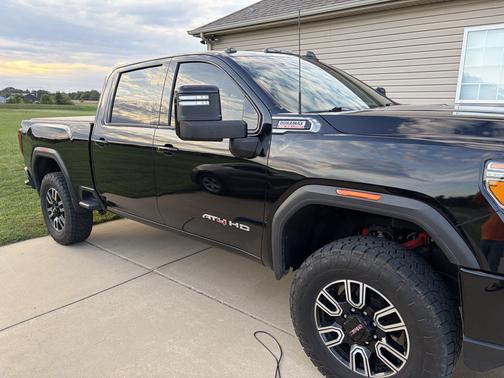 Black 2022 GMC Sierra 2500 AT4