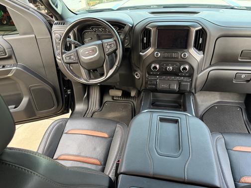 Black 2022 GMC Sierra 2500 AT4