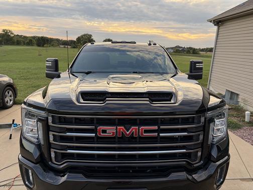 Black 2022 GMC Sierra 2500 AT4