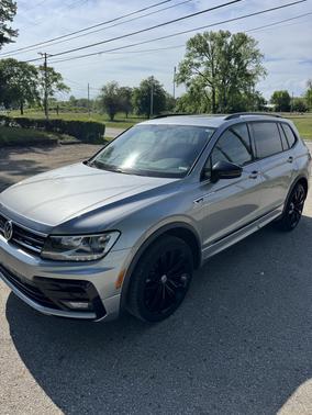 Gray 2021 Volkswagen Tiguan 2.0T SE R-Line Black