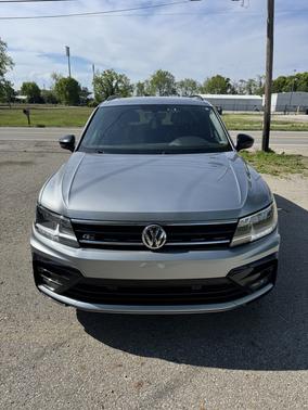 Gray 2021 Volkswagen Tiguan 2.0T SE R-Line Black