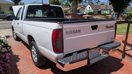 2000 Nissan Frontier XE King Cab