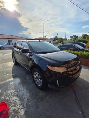 Black 2011 Ford Edge Limited