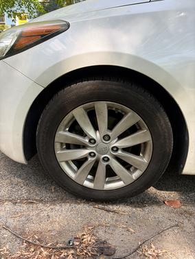 White 2014 Kia Forte LX