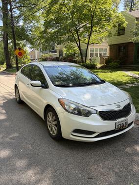 White 2014 Kia Forte LX
